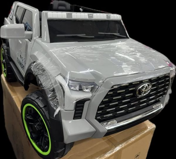 Toyota Tundra with Remote Control - Image 23
