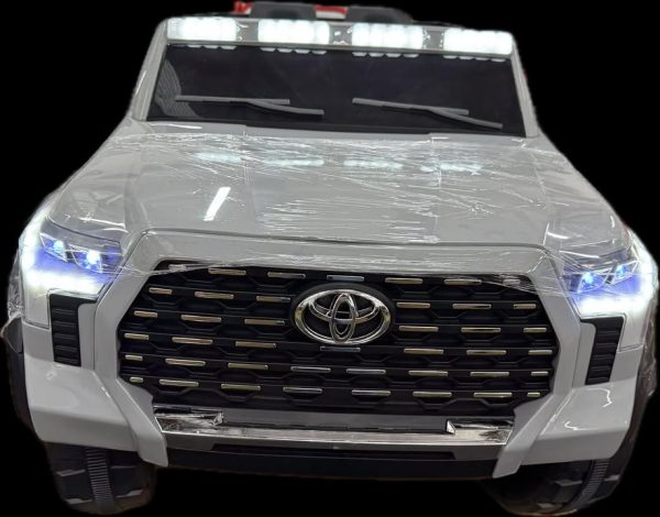 Toyota Tundra with Remote Control - Image 24