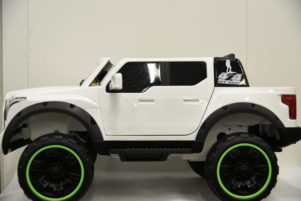 Toyota Tundra with Remote Control - Image 3