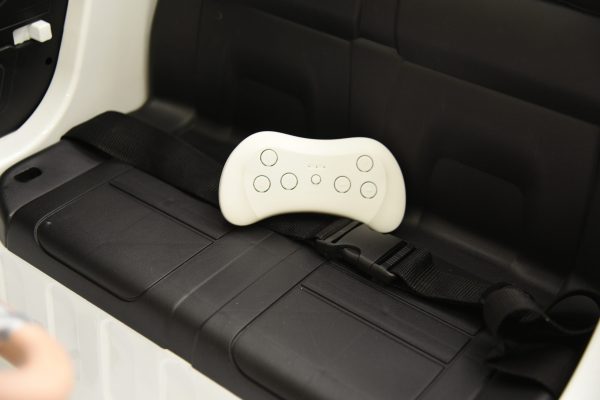 Toyota Tundra with Remote Control - Image 9