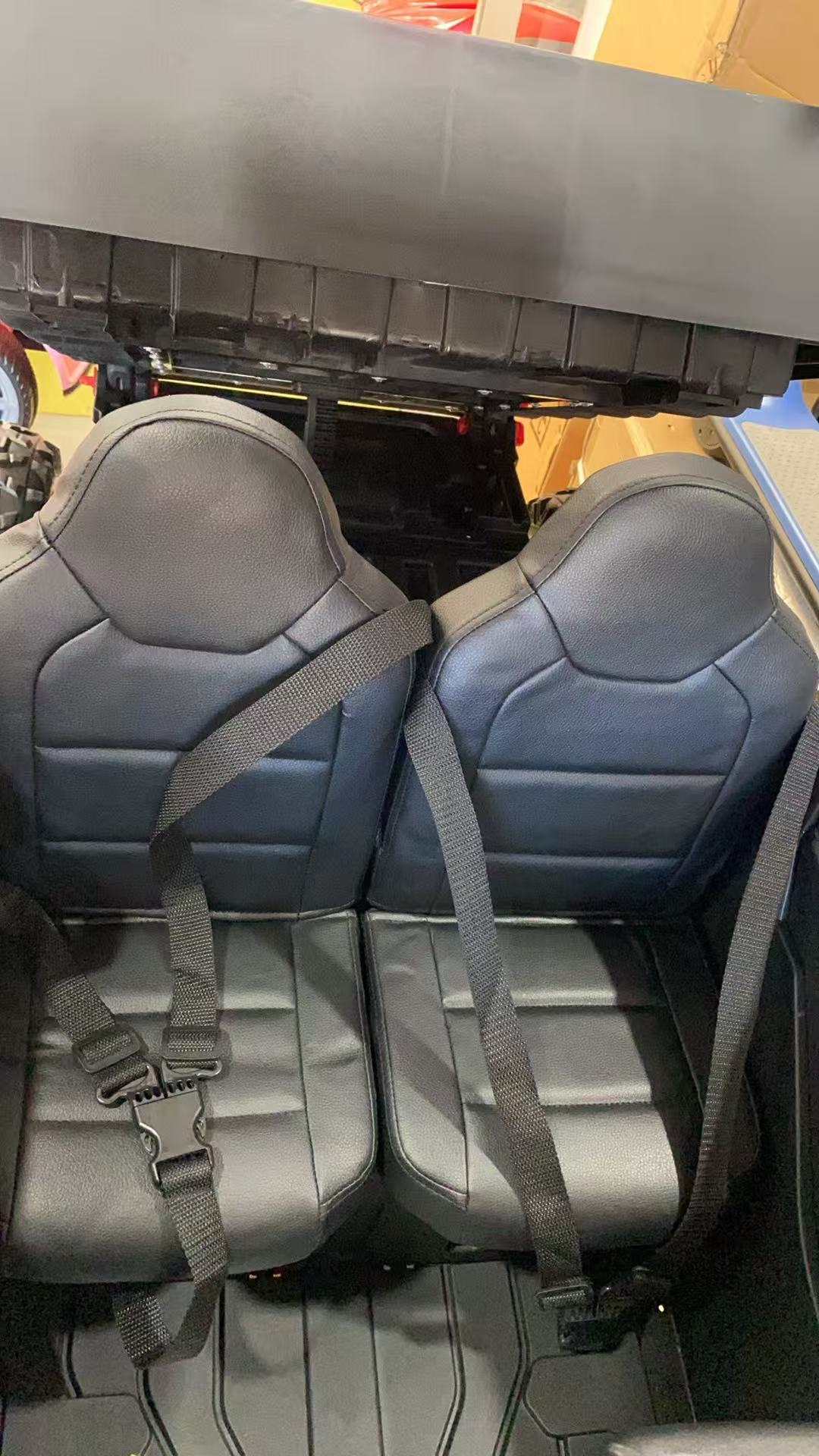 24V 4WD Dump 6 wheels Truck Ride-On with solid rubber wheels - Image 8