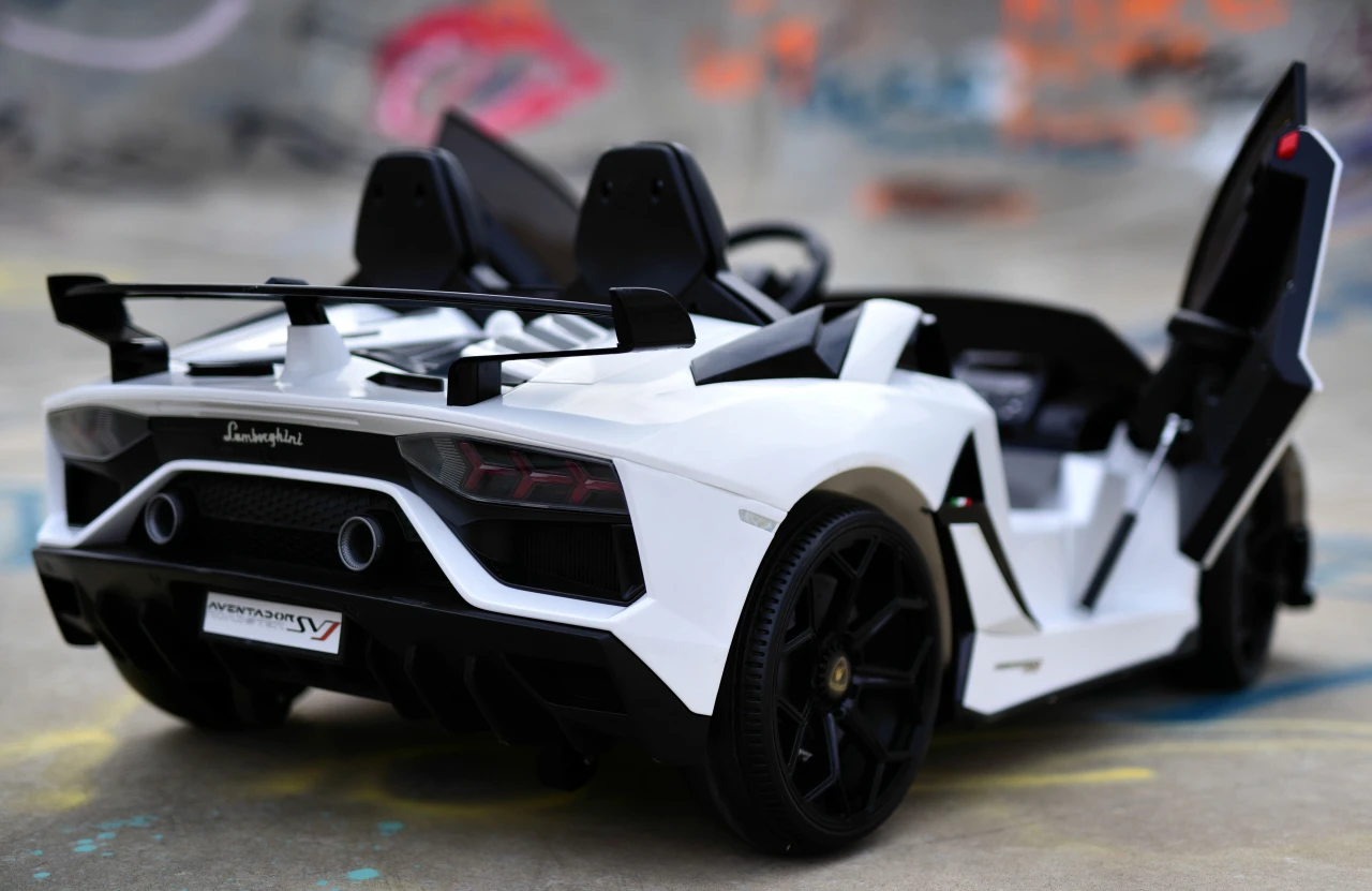 Licensed Lamborghini Aventador 24V 2- Seater with Rubber Wheels & Remote Control – White, Shiny Red & Green - Image 18